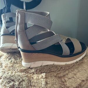 Sorel Joanie III Leather Sandals size 9